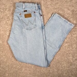 Wrangler Men's 38x32 Light Wash Straight Leg Denim Jeans Cowboy Cut 13MWZ